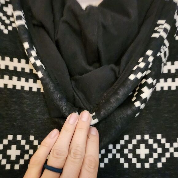 EUC Black and White Patterned Jumpsuit Size Medium - Picture 10 of 11